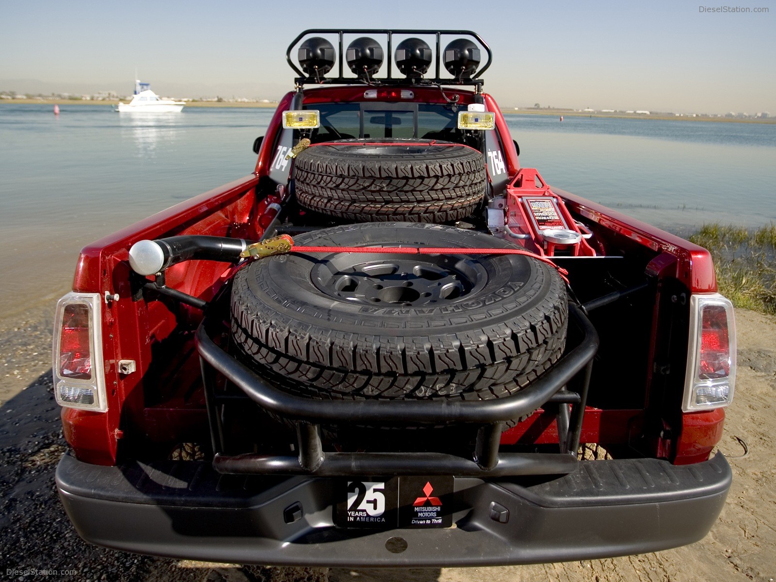 Mitsubishi Baja Raider